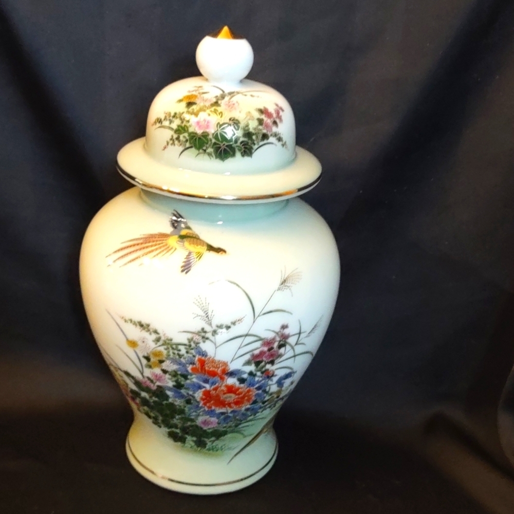 Vintage Shaddy Mino China JGI Japan Small Decorative Porcelain Ginger Jar